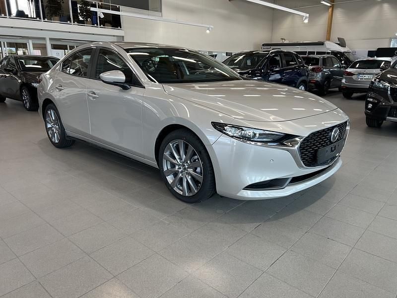 Ruskea Uusi 2025 Mazda 3 Center-Line Sedan | 34 900 € (Hieman kallis) - Kuva 1/4
