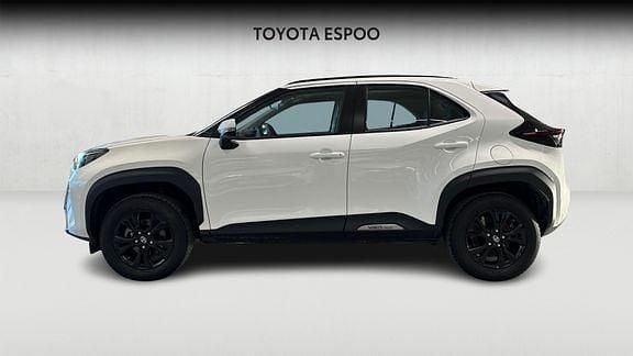 Käytetty Toyota Yaris Cross Active 116 HP (85 kW) 2025 Valkoinen Katumaasturi