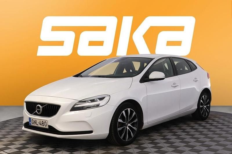 Käytetty Volvo V40 Business Edition 122 HP (89 kW) 2019 Viistoperä