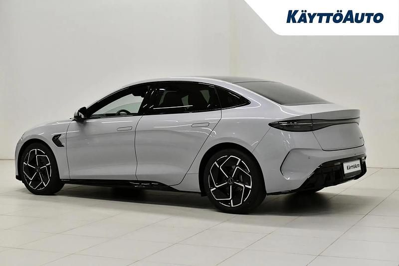 Uusi BYD Seal 389 kW (530 HP) 2025 Harmaa Sedan