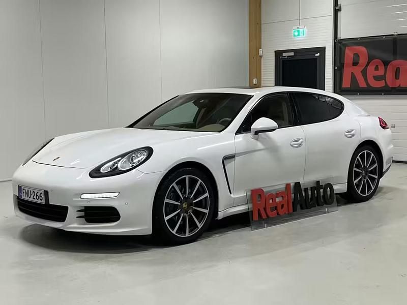 Käytetty 2014 Porsche Panamera | 28 400 € - Kuva 1/4