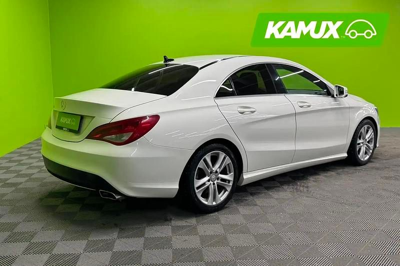 Käytetty Mercedes CLA200 Urban 156 HP (114 kW) 2015 Valkoinen Sedan