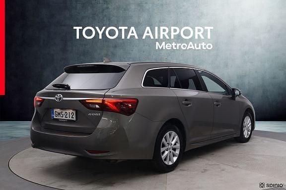 Käytetty Toyota Avensis Multidrive S 147 HP (108 kW) 2017 Harmaa Farmari
