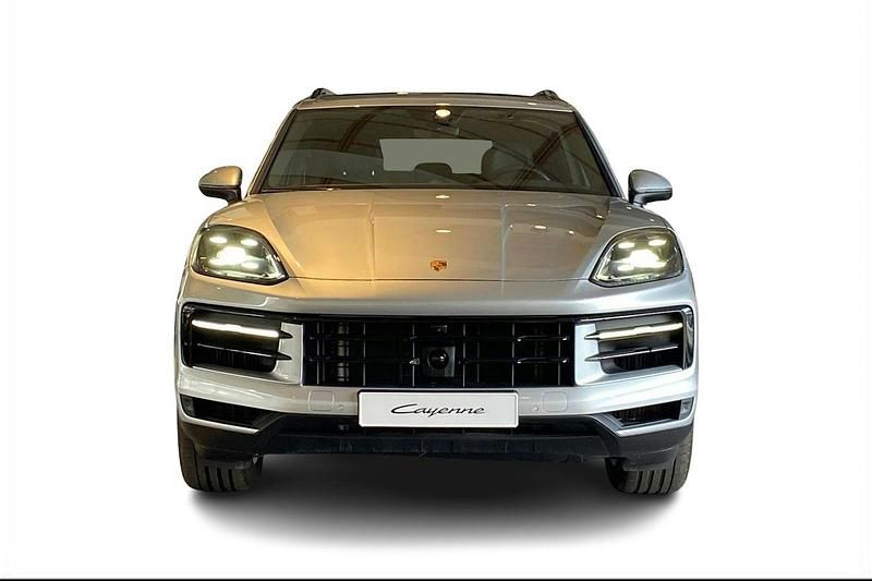 Käytetty Porsche Cayenne 640 HP (470 kW) 2024 Harmaa Katumaasturi