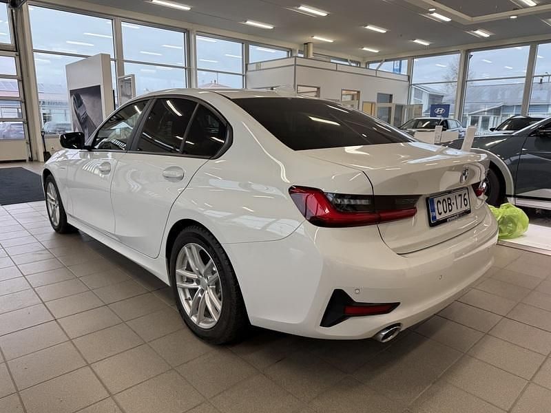 Käytetty BMW 330e 292 HP (214 kW) 2020 Valkoinen Sedan