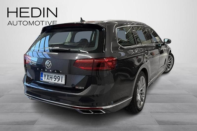 Käytetty VW Passat R-line 272 HP (200 kW) 2020 Harmaa Farmari