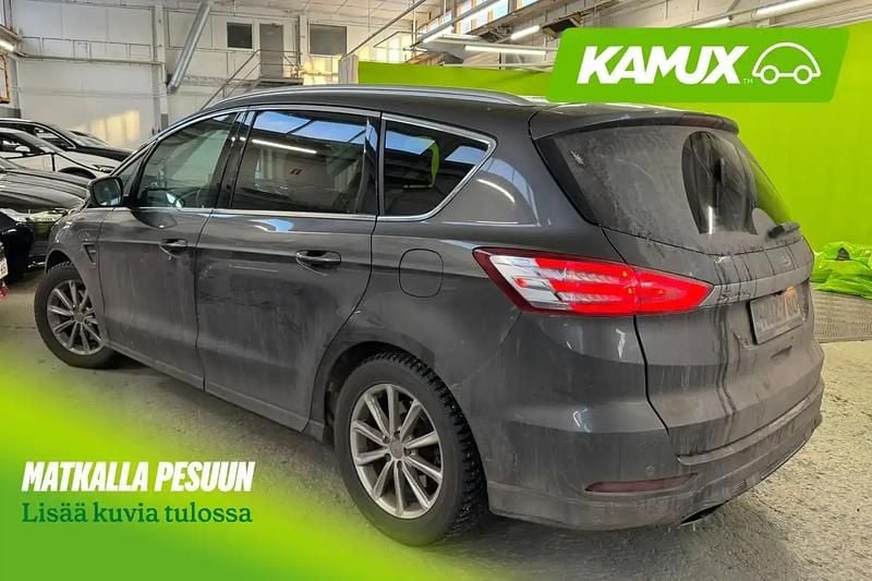 Käytetty Ford S-MAX Titanium 209 HP (153 kW) 2016 Hopea / harmaa Tila-auto