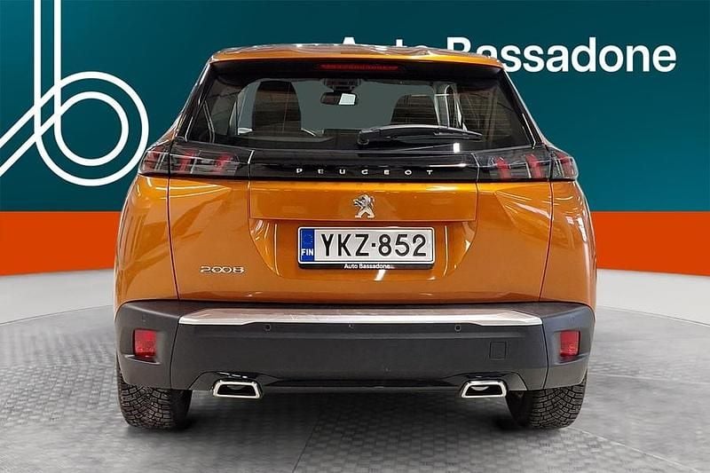 Käytetty Peugeot 2008 Active 131 HP (96 kW) 2022 Katumaasturi