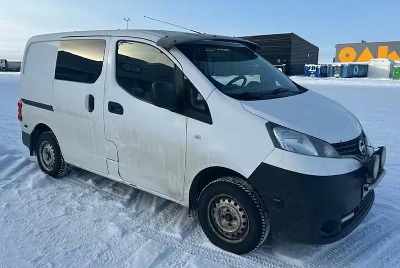 Käytetty Nissan NV200 2011 Tila-auto