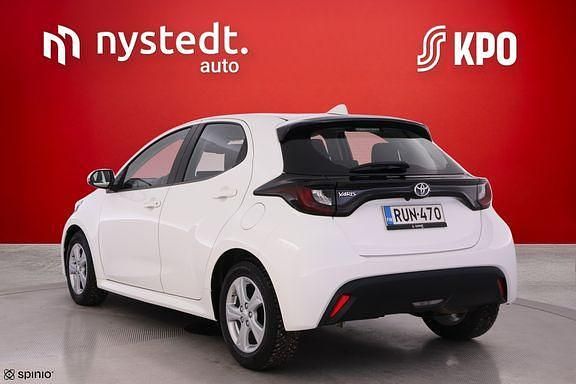 Käytetty Toyota Yaris Multidrive S 125 HP (91 kW) 2021 Valkoinen Viistoperä