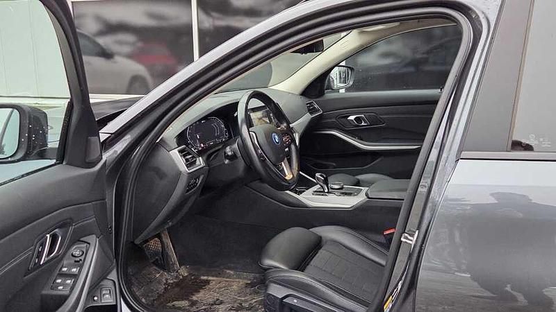 Käytetty BMW 320e 204 HP (150 kW) 2021 Harmaa Farmari