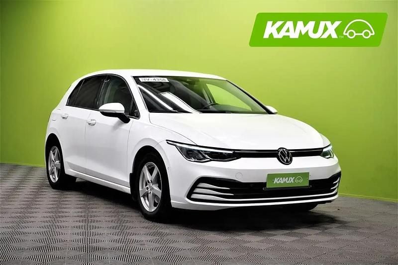 Valkoinen Käytetty 2023 VW Golf VIII Active Sedan | 16 900 € (Supertarjous) - Kuva 1/4