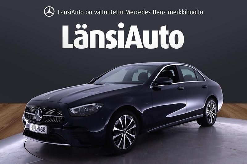 Käytetty Mercedes E300 Business 211 HP (155 kW) 2021 Sininen Sedan