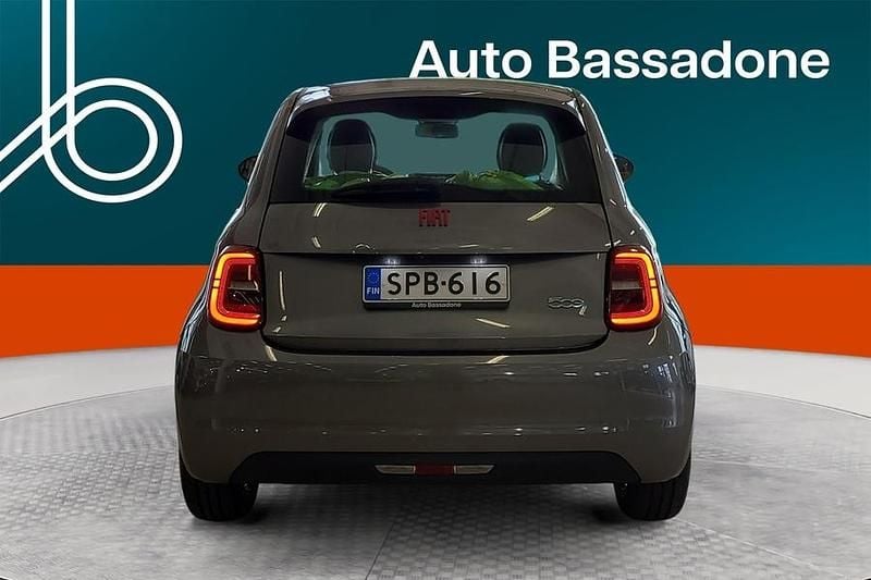 Käytetty Fiat 500e Red 86 kW (118 HP) 2023 Viistoperä
