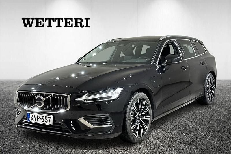 Käytetty Volvo V60 Plus 350 HP (257 kW) 2025 Musta Farmari