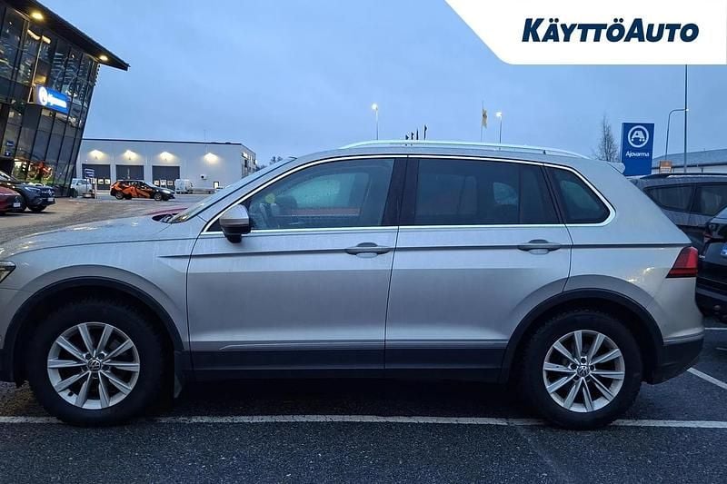 Käytetty VW Tiguan Highline 150 HP (110 kW) 2016 Harmaa Katumaasturi