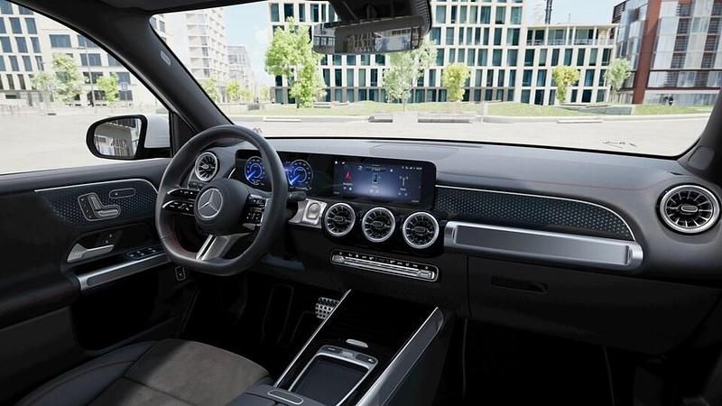 Käytetty Mercedes EQB300 AMG line 167 kW (228 HP) 2024 Katumaasturi