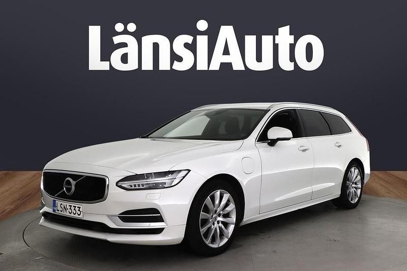 Käytetty Volvo V90 Momentum 303 HP (222 kW) 2019 Farmari