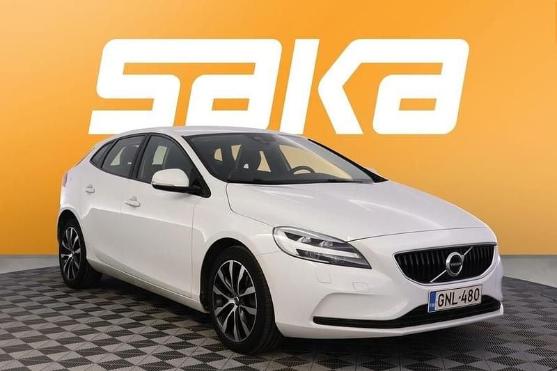 Käytetty Volvo V40 Business Edition 122 HP (89 kW) 2019 Viistoperä