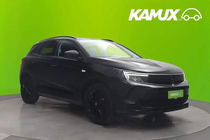 Käytetty Opel Grandland X Ultimate 131 HP (96 kW) 2022 Musta Katumaasturi