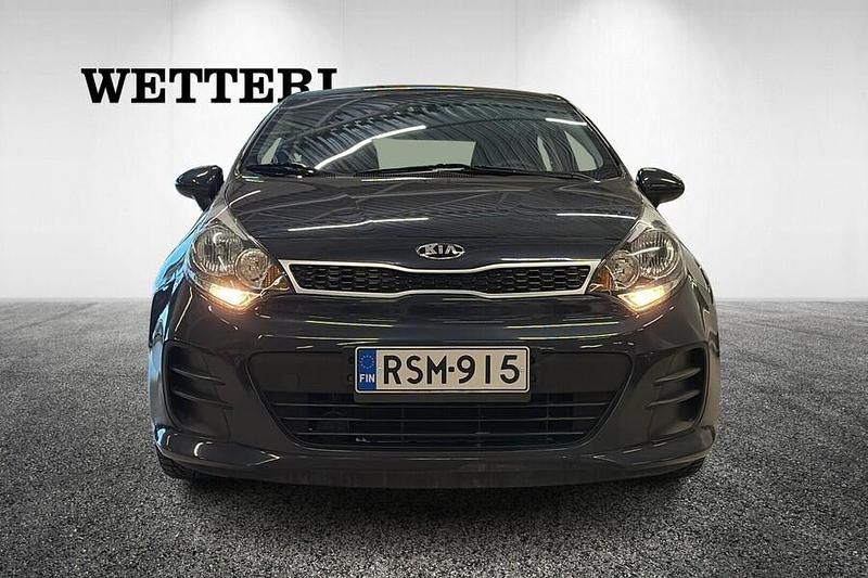 Käytetty Kia Rio LX 84 HP (61 kW) 2016 Viistoperä