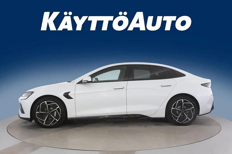 Uusi BYD Seal 389 kW (530 HP) 2025 Val Sedan