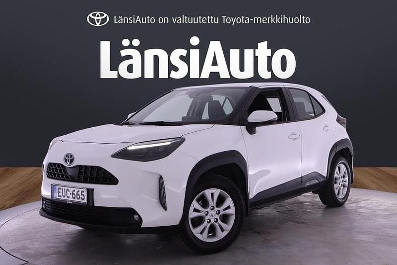 Käytetty Toyota Yaris Cross Active 116 HP (85 kW) 2022 Katumaasturi