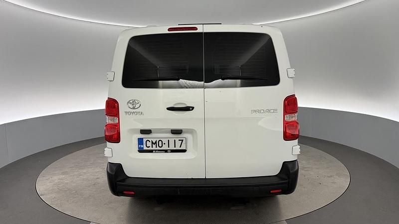 Käytetty Toyota Proace 122 HP (89 kW) 2019 Tila-auto