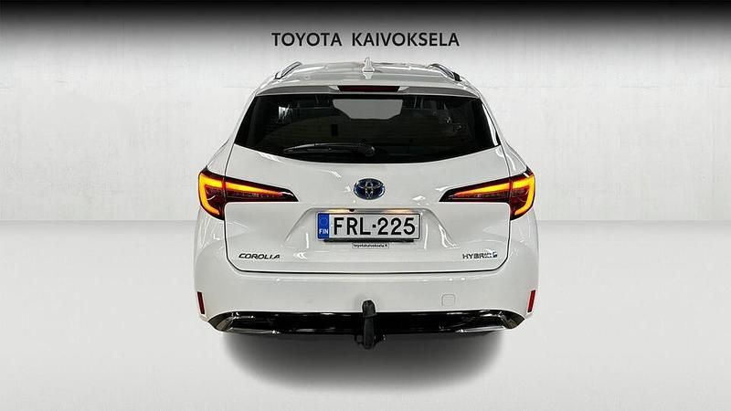 Käytetty Toyota Corolla Active 140 HP (102 kW) 2023 Valkoinen Farmari