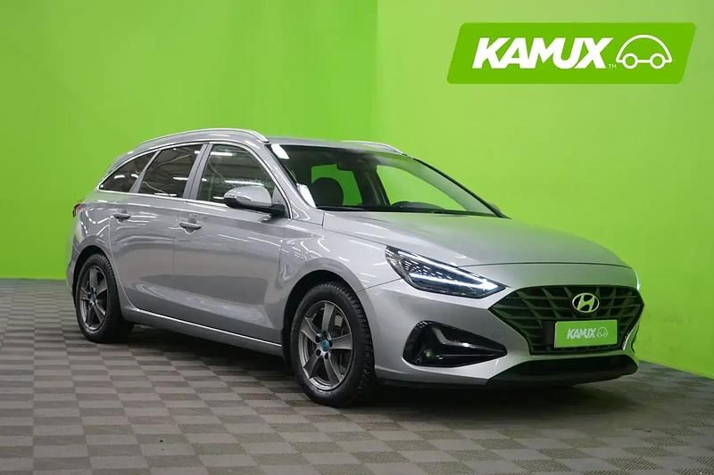 Käytetty Hyundai i30 Comfort 159 HP (116 kW) 2023 Hopea / harmaa Farmari
