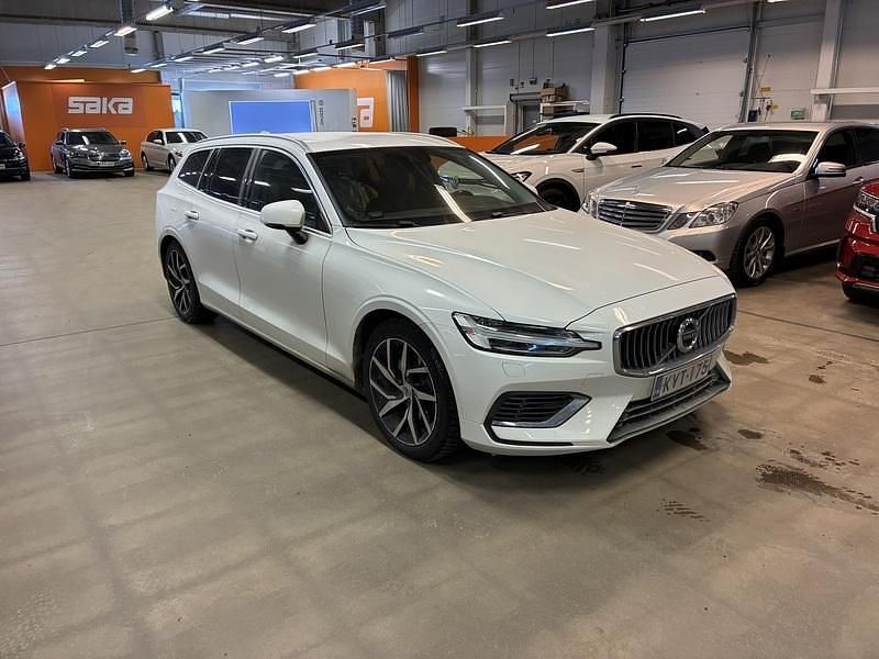 Käytetty Volvo V60 Inscription 340 HP (250 kW) 2021 Farmari