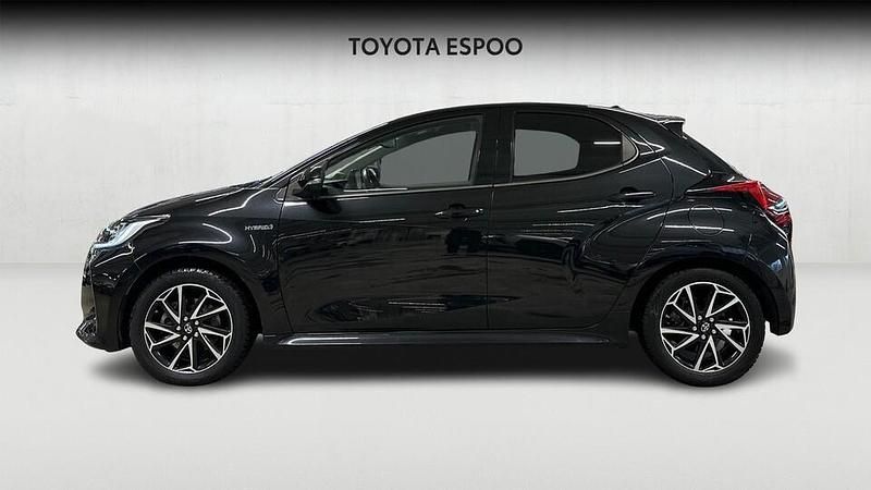 Käytetty Toyota Yaris Hybrid Style 116 HP (85 kW) 2021 Viistoperä