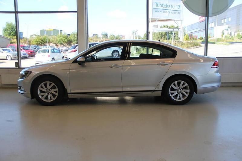 Käytetty VW Passat Trendline 125 HP (91 kW) 2015 Hopea Sedan