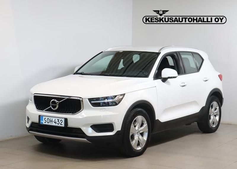 Valkoinen Käytetty 2019 Volvo XC40 Momentum Katumaasturi | 34 900 € (Perustarjous) - Kuva 1/4