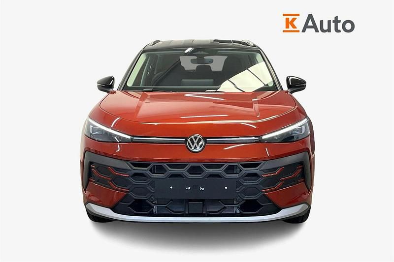 Uusi VW T-Roc Style 114 HP (83 kW) 2026 Punainen Katumaasturi