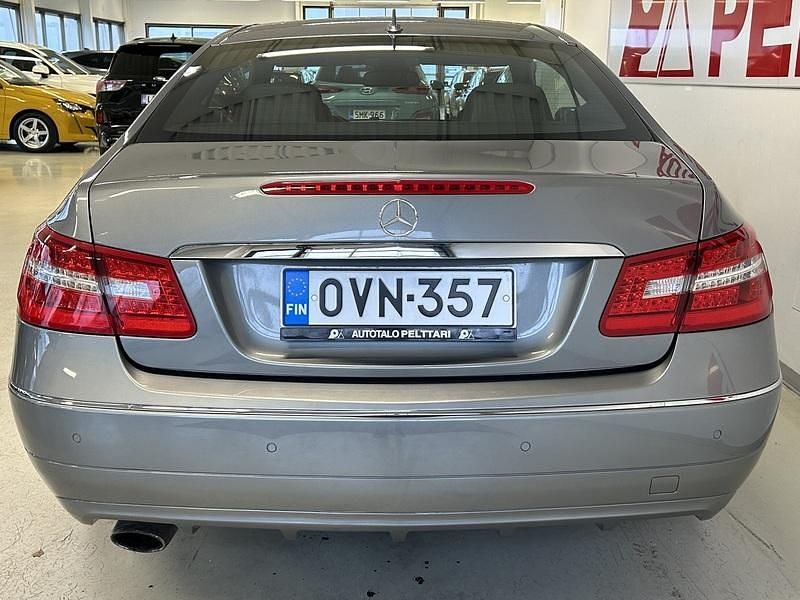 Käytetty Mercedes E250 204 HP (150 kW) 2009 Harmaa Coupe - kaksiovinen