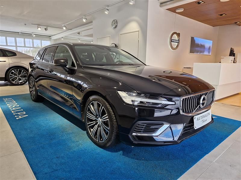 Käytetty Volvo V60 Business Edition 340 HP (250 kW) 2022 Farmari