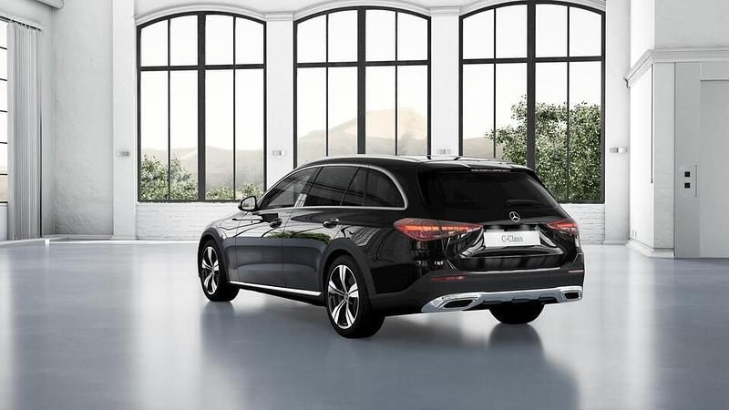 Käytetty Mercedes C220 200 HP (147 kW) 2022 Musta Farmari