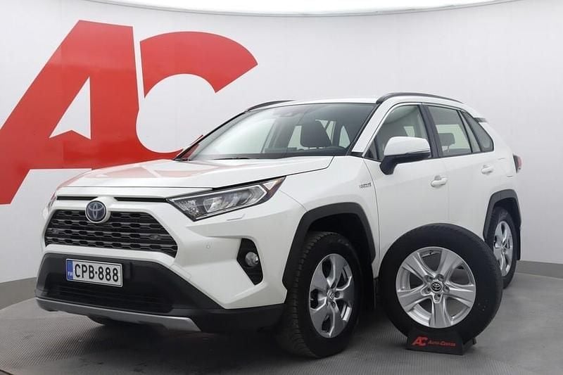 Valkoinen Käytetty 2020 Toyota RAV4 Hybrid Active Katumaasturi | 28 990 € (Perustarjous) - Kuva 1/4