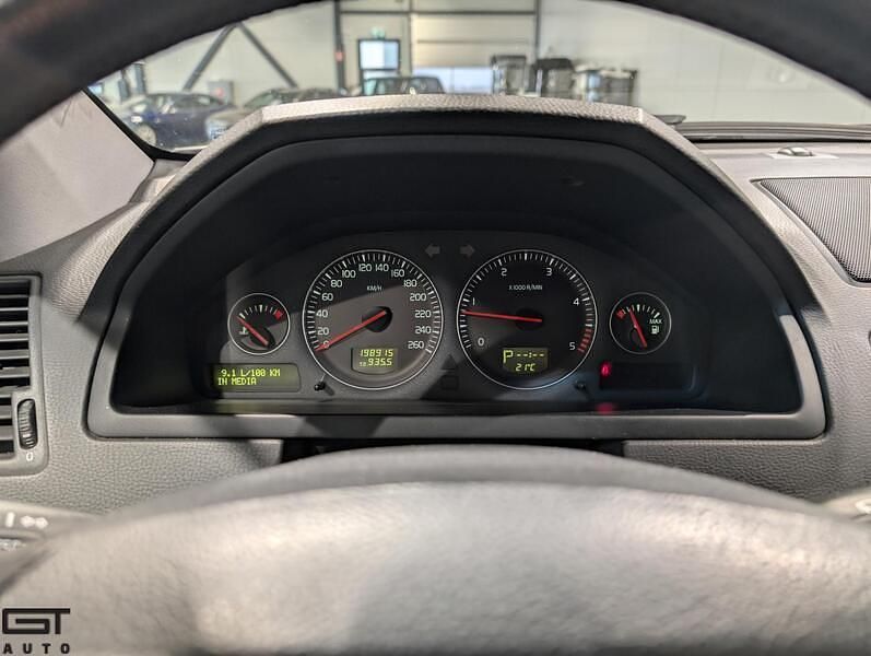 Käytetty Volvo XC90 Executive 185 HP (136 kW) 2007 Katumaasturi