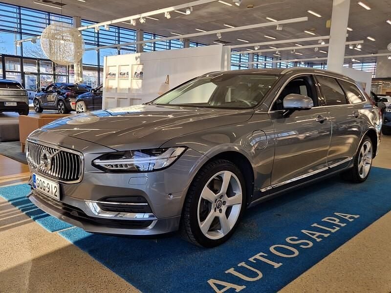 Käytetty Volvo V90 Business Edition 320 HP (235 kW) 2018 Harmaa Farmari
