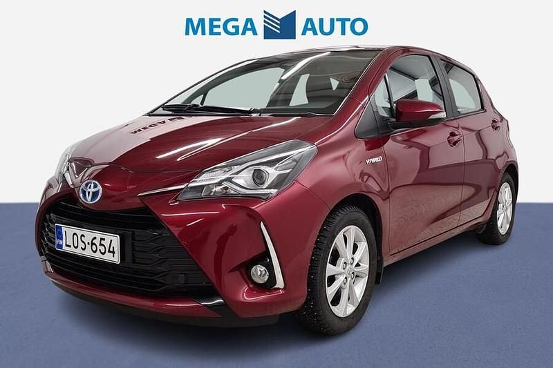 Käytetty Toyota Yaris Hybrid Business Edition 101 HP (74 kW) 2018 Viistoperä