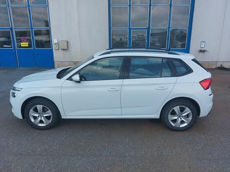 Moon white,met Käytetty 2020 Skoda Kamiq Ambition Katumaasturi | 12 490 € (Perustarjous) - Kuva 1/4