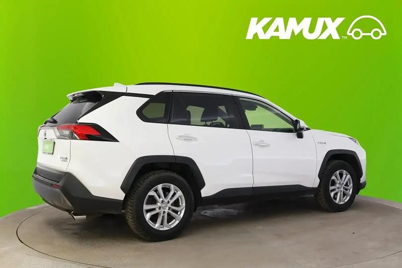 Käytetty Toyota RAV4 Hybrid Executive 178 HP (130 kW) 2021 Valkoinen Katumaasturi