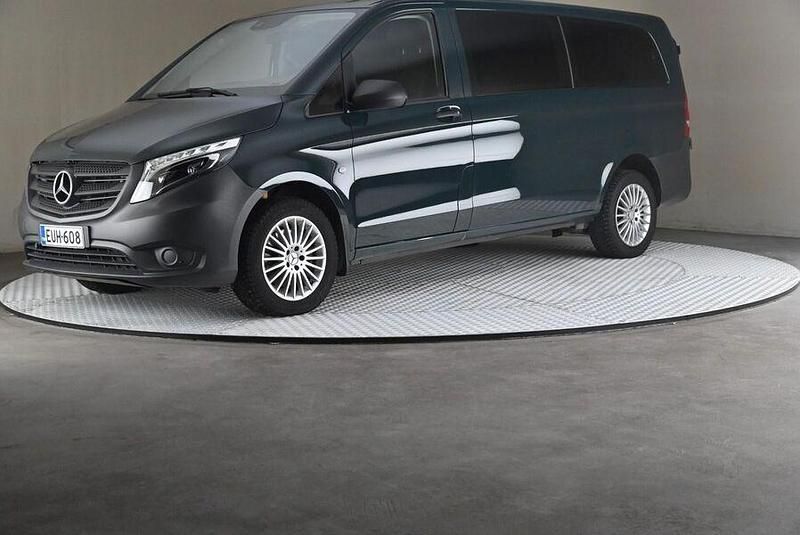 Käytetty Mercedes Vito 237 HP (174 kW) 2022 Van
