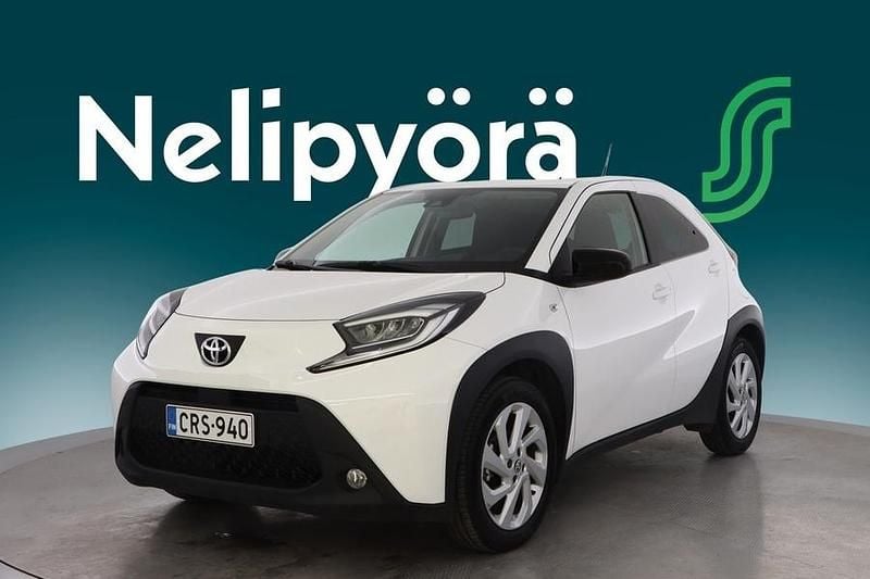 Valkoinen Käytetty 2024 Toyota Aygo X Multidrive S Katumaasturi | 15 790 € (Perustarjous) - Kuva 1/3