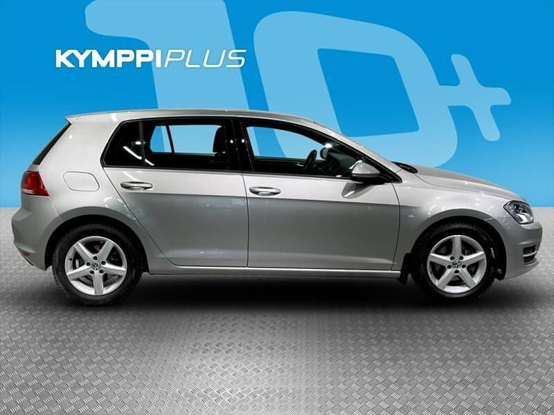 Käytetty VW Golf VII Comfortline 105 HP (77 kW) 2013 Viistoperä