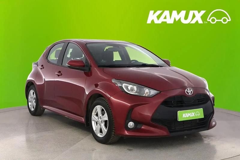 Punainen Käytetty 2021 Toyota Yaris Multidrive S Sedan | 16 480 € (Perustarjous) - Kuva 1/4
