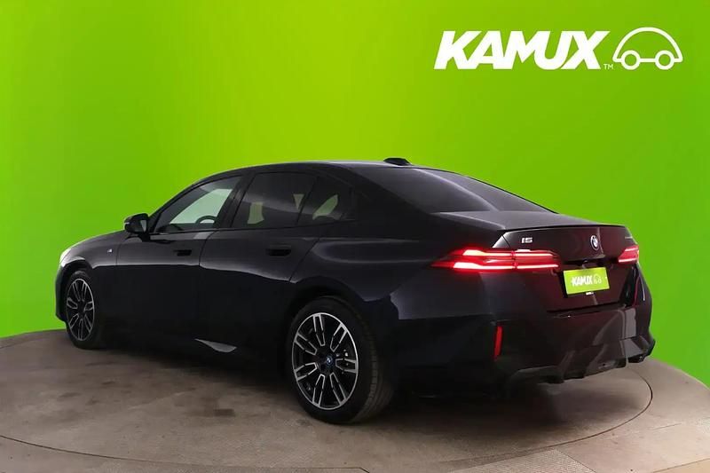 Käytetty BMW i5 M Sport 289 kW (394 HP) 2025 Musta Sedan