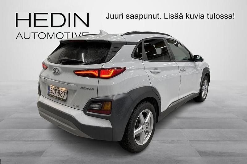 Käytetty Hyundai Kona Style 105 HP (77 kW) 2019 Valkoinen Katumaasturi